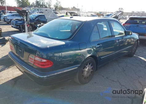 2001 Mercedes-Benz E 320 z USA, uszkodzony, nr VIN WDBJF65J61B226071